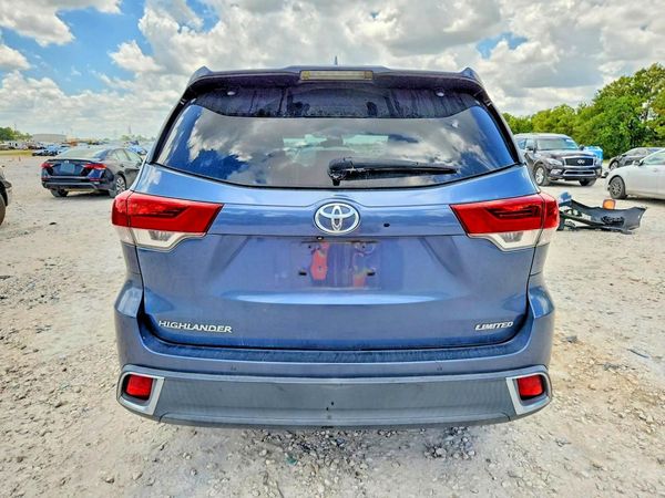 2018 TOYOTA HIGHLANDER