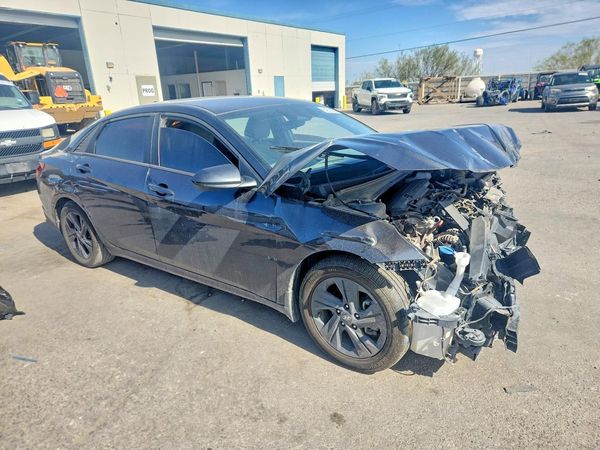 2023 HYUNDAI ELANTRA SEL — Passenger 3/4