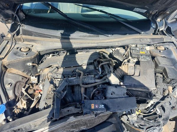2023 HYUNDAI ELANTRA SEL — Engine bay