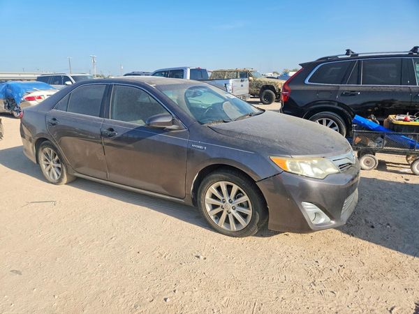 2013 TOYOTA CAMRY SOLA Hybrid