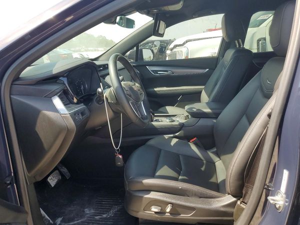 2025 CADILLAC XT5 Luxury