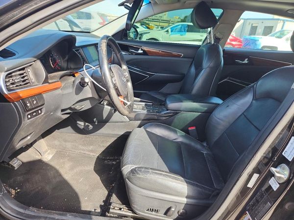 2017 KIA CADENZA