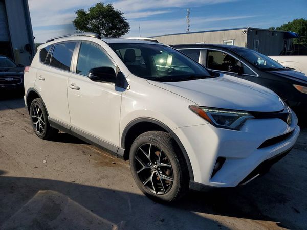 2017 TOYOTA RAV4 SE