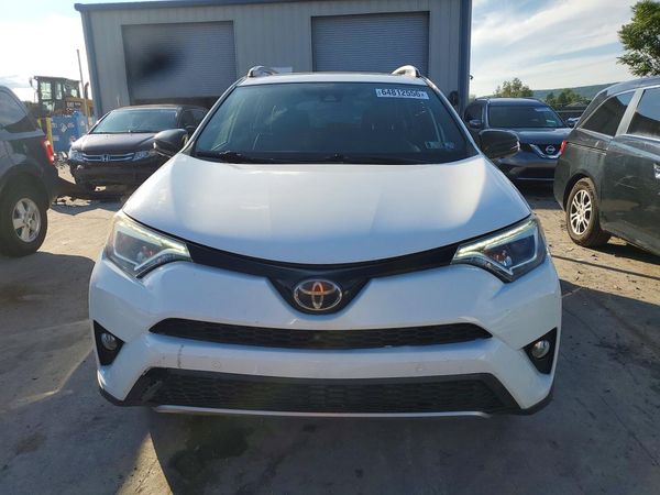 2017 TOYOTA RAV4 SE