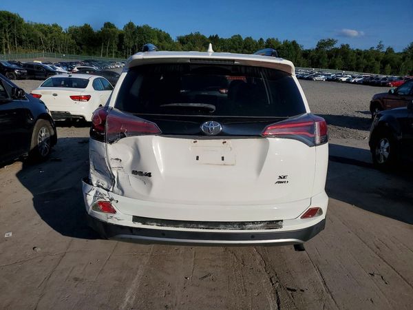 2017 TOYOTA RAV4 SE