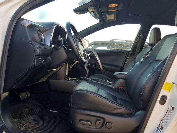 2017 TOYOTA RAV4 SE