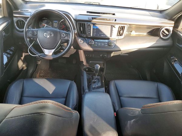 2017 TOYOTA RAV4 SE