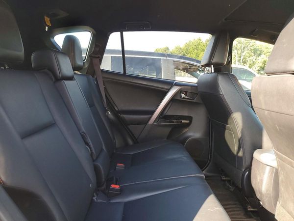 2017 TOYOTA RAV4 SE