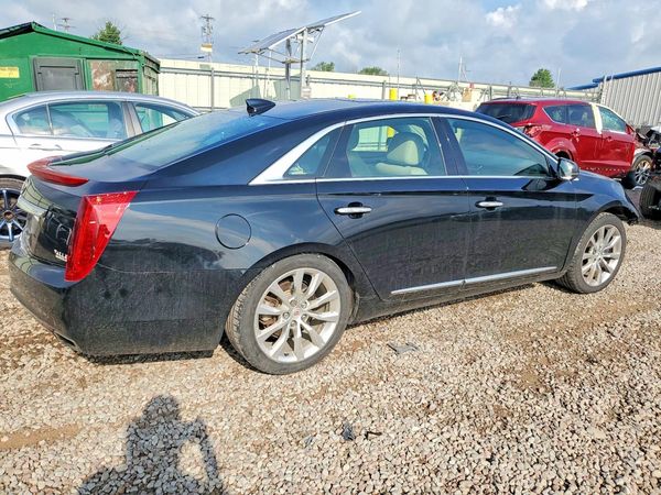 2015 CADILLAC XTS Luxury