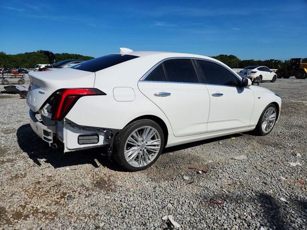 2022 CADILLAC CT4