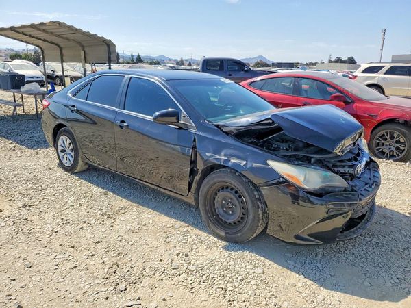 2016 TOYOTA CAMRY