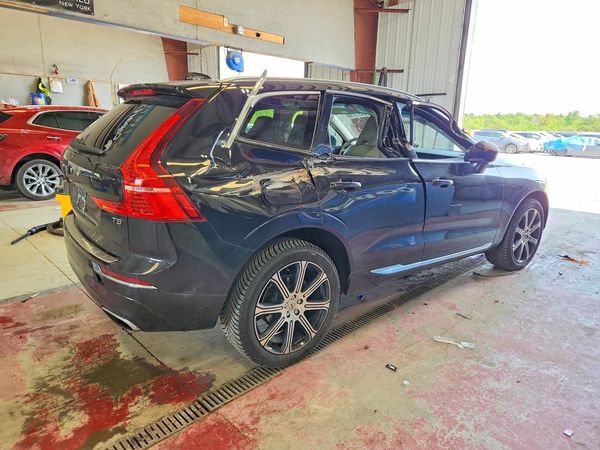 2021 VOLVO XC60