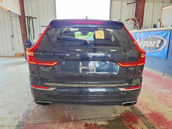 2021 VOLVO XC60
