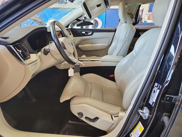 2021 VOLVO XC60