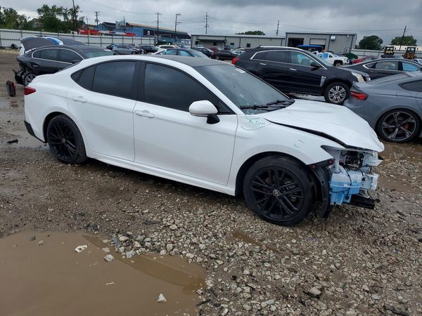 2025 TOYOTA CAMRY