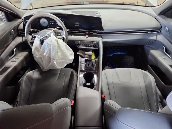 2023 HYUNDAI ELANTRA SEL w/Convenience Pkg