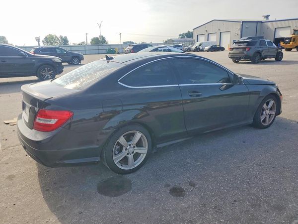 2015 MERCEDES-BENZ C C250
