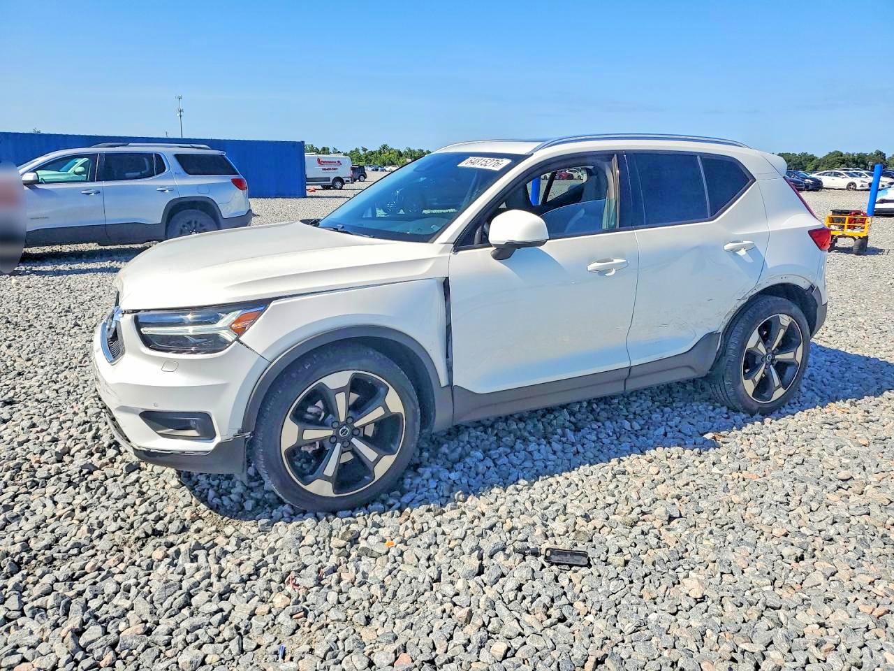 2022 VOLVO XC40 Momentum (excl S60)