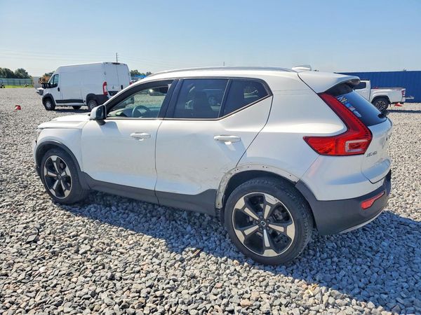 2022 VOLVO XC40 Momentum (excl S60)