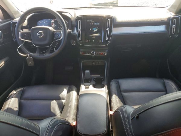 2022 VOLVO XC40 Momentum (excl S60)