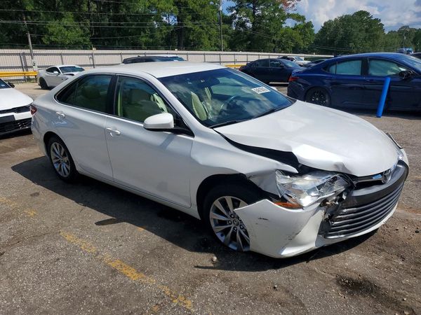 2016 TOYOTA CAMRY
