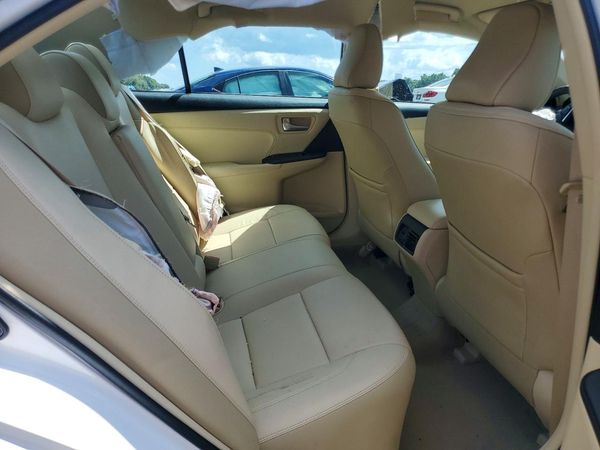 2016 TOYOTA CAMRY