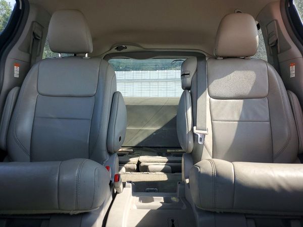 2017 TOYOTA SIENNA