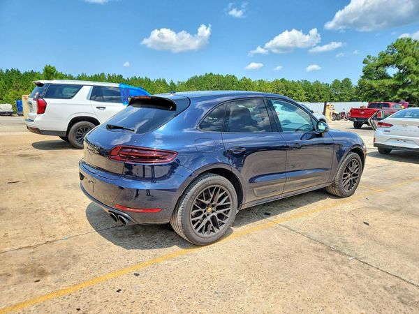 2017 PORSCHE MACAN