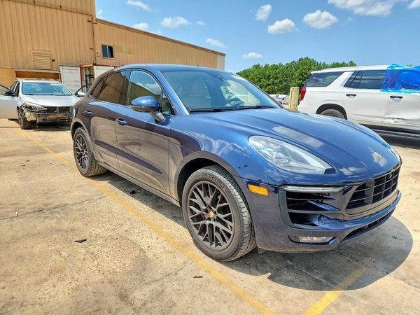2017 PORSCHE MACAN