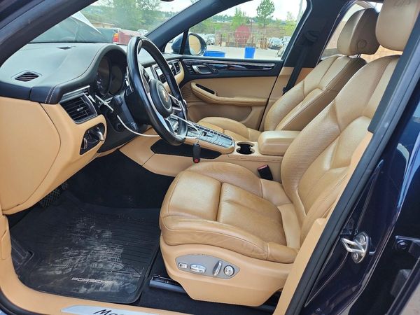 2017 PORSCHE MACAN