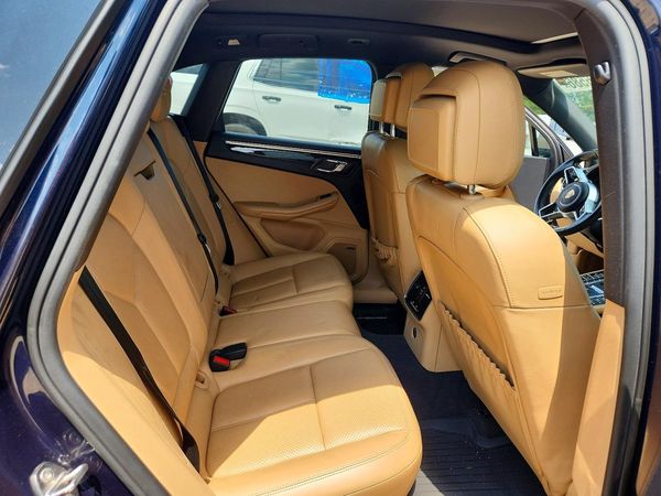 2017 PORSCHE MACAN