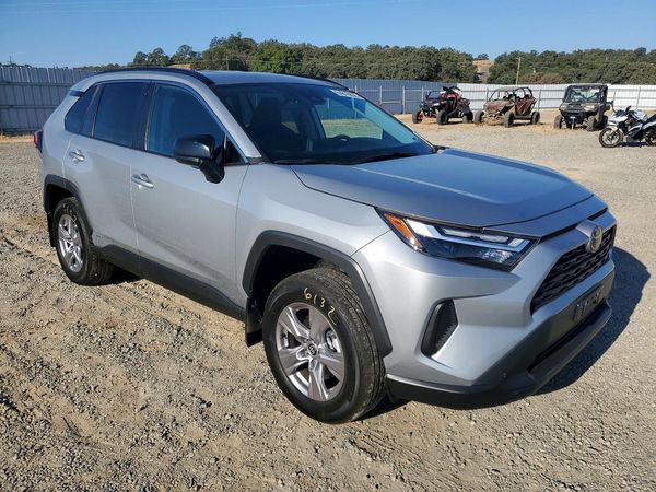 2025 TOYOTA RAV4 LE