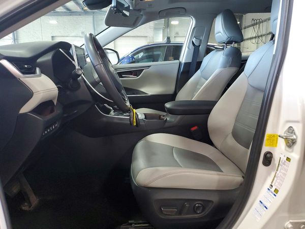 2019 TOYOTA RAV4
