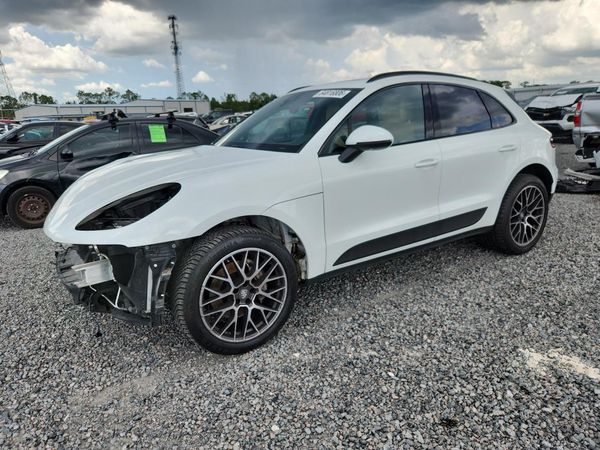 2017 PORSCHE MACAN