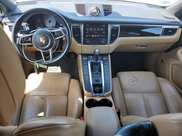 2017 PORSCHE MACAN