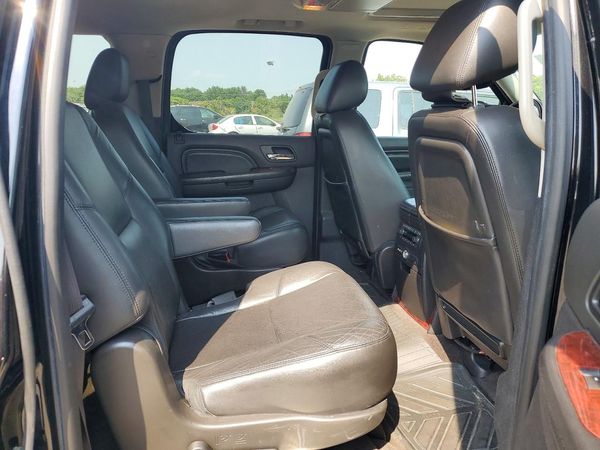 2014 CADILLAC ESCALADE ESV Luxury