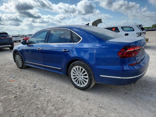 2017 VOLKSWAGEN PASSAT SE