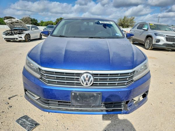 2017 VOLKSWAGEN PASSAT SE