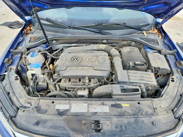 2017 VOLKSWAGEN PASSAT SE
