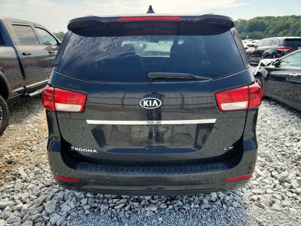 2015 KIA SEDONA GL - Middle-low