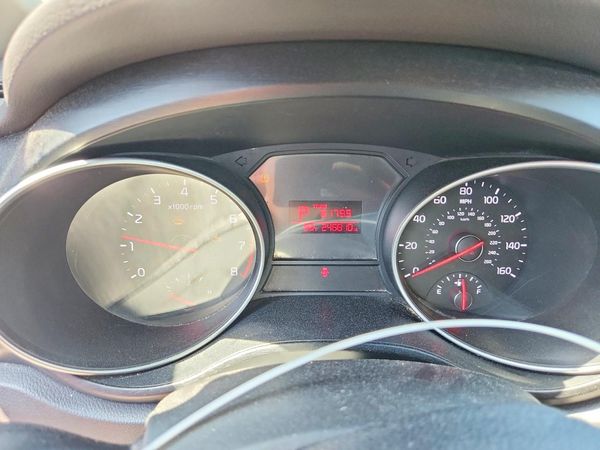2015 KIA SEDONA GL - Middle-low
