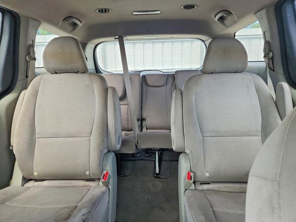 2015 KIA SEDONA GL - Middle-low