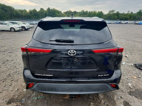 2020 TOYOTA HIGHLANDER XLE