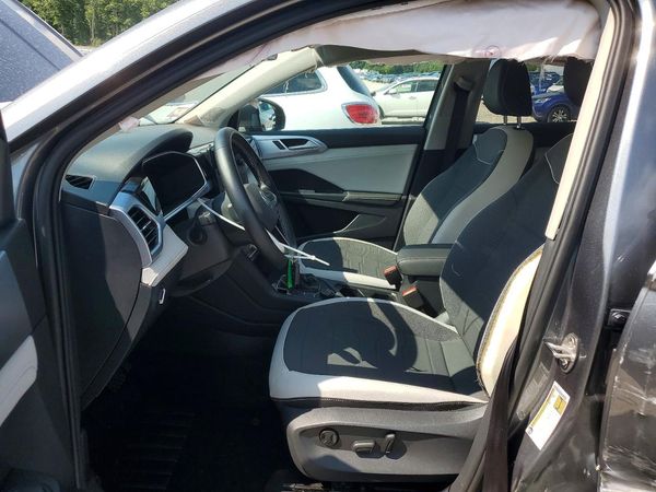 2025 VOLKSWAGEN TAOS 4Motion SE