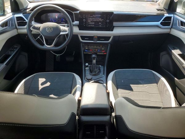2025 VOLKSWAGEN TAOS 4Motion SE
