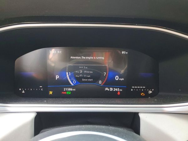 2025 VOLKSWAGEN TAOS 4Motion SE