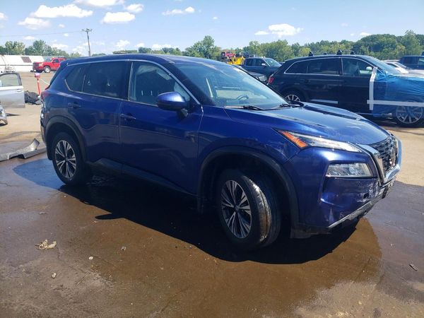 2021 NISSAN ROGUE SV — Passenger 3/4