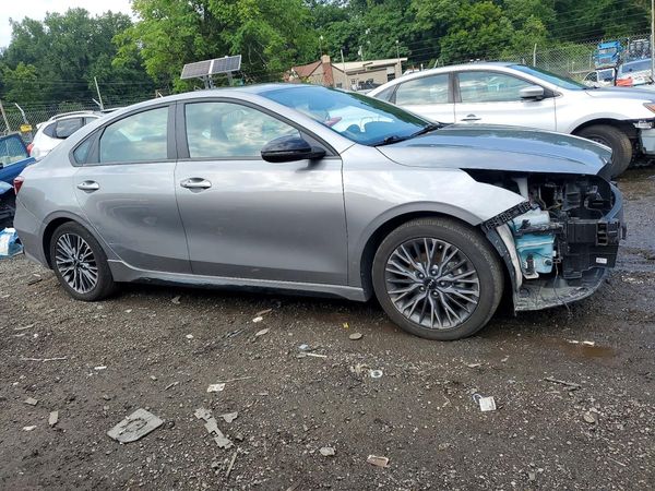 2024 KIA FORTE GT Line