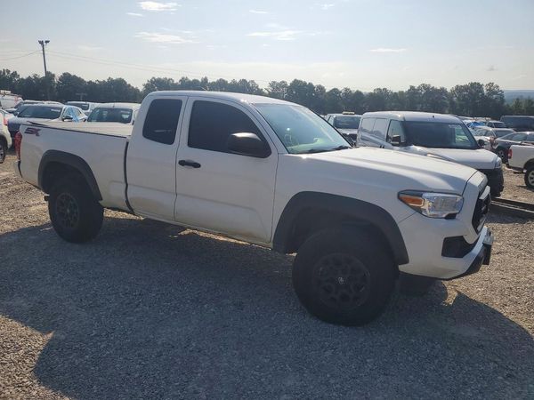 2021 TOYOTA TACOMA SR5 — Passenger 3/4