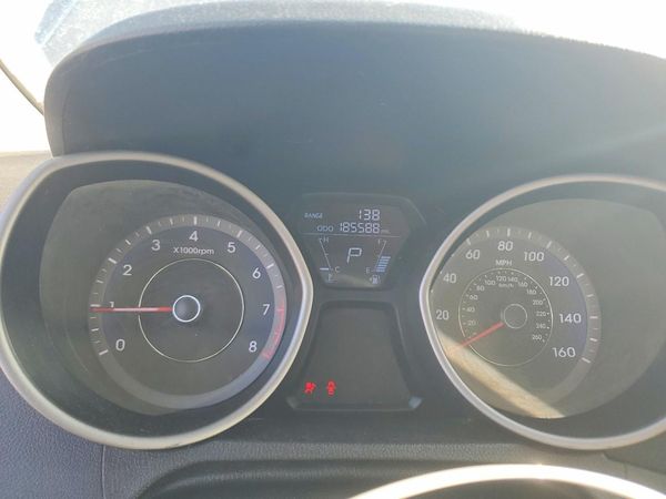 2012 HYUNDAI ELANTRA